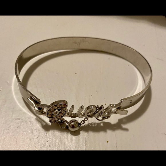 guess bangle - Picture 2 of 5